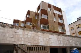 NOVOGRADNJA Centar Splita sa pogledom!, Split, Appartement