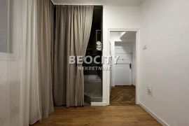 Novi Sad, Centar, Pavla Papa, 3.0, 72m2, Novi Sad - grad, Apartamento