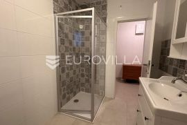 Istra, Rovinj, novo adaptiran stan NKP 65 m2 na super lokaciji s pogledom na stari grad, Rovinj, Appartment