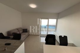 DONJA DRENOVA- novouređeni stan za najam, 2S+DB od 77 m2, Rijeka, Apartamento