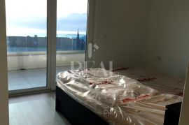 DONJA DRENOVA- novouređeni stan za najam, 2S+DB od 77 m2, Rijeka, Apartamento