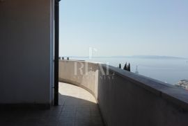 Trsat, dvoetažan stan od 130 m2, Rijeka, Apartamento