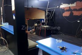 Izdavanje lokala 156+30m2 u naselju Galenika, Zemun, Εμπορικά ακίνητα