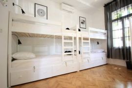 Zadar - Relja izniman hostel sa uhodanim poslovanjem, lokacija!! 440000€, Zadar, Commercial property