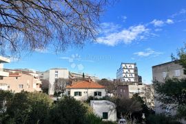 SAVRŠEN STAN NA ATRAKTIVNOJ LOKACIJI, FIRULE, Split, Appartment