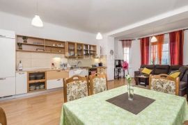 Lijep i komforan stan u staroj vili, Rijeka, Appartamento