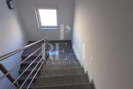 Novogradnja u Kostelju 3S+DB 82 M2 + 68 M2 terase. Bez poreza!, Vinodolska Općina, Flat