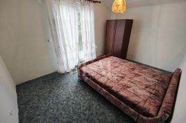 Prodaja kuće 5 km od centra Crikvenice  P+1  200 M2, Vinodolska Općina, Maison