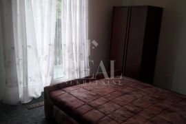 Prodaja kuće 5 km od centra Crikvenice  P+1  200 M2, Vinodolska Općina, House