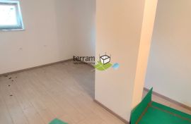 Istra, Fažana dvosoban stan u suterenu 76,08m2 s okućnicom 30m2, #prodaja, Fažana, شقة