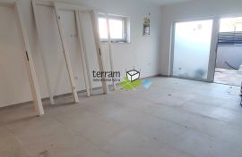 Istra, Fažana dvosoban stan u suterenu 76,08m2 s okućnicom 30m2, #prodaja, Fažana, Apartamento