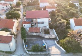 OTOK RAB, BARBAT - Stan u prizemlju s parkingom i zajedničkim bazenom, Rab, Stan