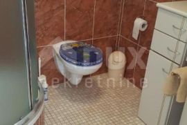 NOVI VINODOLSKI - kuća u mirnom predjelu s 5 apartmana, Novi Vinodolski, House