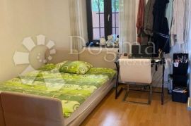 Stan s garažom nadomak plaže na Kantridi, Rijeka, Appartement