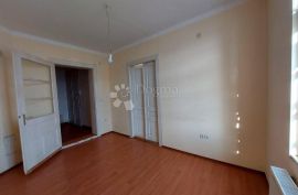 Stan S Potencijalom, Osijek, Apartamento