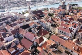 KUĆA U STROGOM CENTRU GRADA TROGIRA, Trogir, Maison