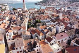 KUĆA U STROGOM CENTRU GRADA TROGIRA, Trogir, Maison