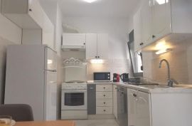 Stan sa okućnicom i garažom, u centru Pule, Istra, Pula, Appartement