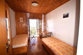 SENJ, SV.JURAJ, KUĆA SA 4 APARTMANA, Senj, House