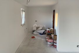 RIJEKA, MARINIĆI - 2 stana u novogradnji s pogledom na more + okućnica!!! PRILIKA!!!, Viškovo, Appartment