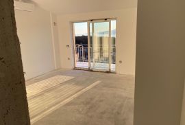 RIJEKA, MARINIĆI - 2 stana u novogradnji s pogledom na more + okućnica!!! PRILIKA!!!, Viškovo, Apartamento