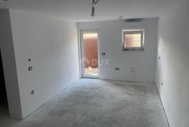 RIJEKA, MARINIĆI - 2 stana u novogradnji s pogledom na more + okućnica!!! PRILIKA!!!, Viškovo, Apartamento