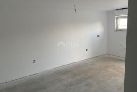 RIJEKA, MARINIĆI - 2 stana u novogradnji s pogledom na more + okućnica!!! PRILIKA!!!, Viškovo, Appartment