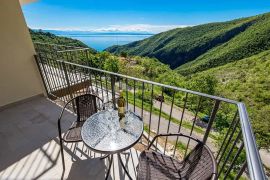 OPATIJA, LOVRANSKA DRAGA - hotel i restaurant 600m2 s panoramskim pogledom u oazi mira + okoliš 1300m2, Lovran, Εμπορικά ακίνητα