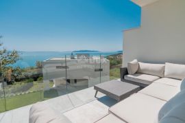 OPATiJA, POBRI- villa 500m2 s panoramskim pogledom na more i bazenom na krovu + okoliš 800m2, Opatija - Okolica, Ev