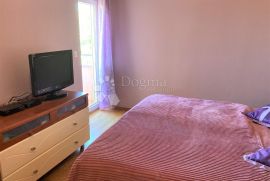 PRILIKA!! STAN SA POGLEDOM, 600M OD MORA, Novigrad, Appartement