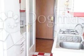 LIJEPI STAN NA  PREĆKOM!, Trešnjevka - Jug, Appartment