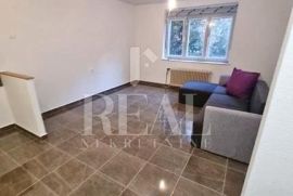 Prodaja adaptirane garsonijere na Kozali  27.20 m2, Rijeka, Kвартира