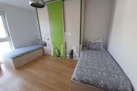 Renovirani dvosoban stan u Splitu, predio Kocunar!!!, Split, Appartement