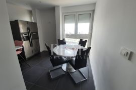 Renovirani dvosoban stan u Splitu, predio Kocunar!!!, Split, Apartamento