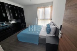 Renovirani dvosoban stan u Splitu, predio Kocunar!!!, Split, Appartment