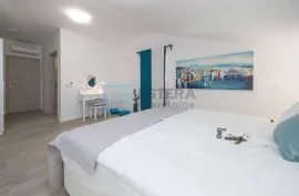 Luksuzna vila s bazenom od 33 m2-Tribalj, Vinodolska Općina, Σπίτι