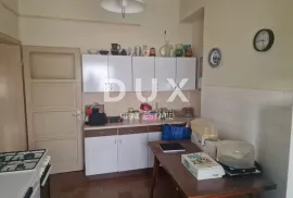 ZADAR, VOŠTARNICA - trosobni klasični stan u blizini centra, Zadar, Appartement