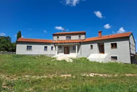 Villa u Rovinjskom Selu, ROH BAU 550 m2, sa okućnicom od 3521 m2, Rovinj, Kuća