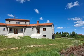 Villa u Rovinjskom Selu, ROH BAU 550 m2, sa okućnicom od 3521 m2, Rovinj, Haus