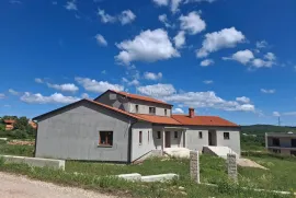 Villa u Rovinjskom Selu, ROH BAU 550 m2, sa okućnicom od 3521 m2, Rovinj, Kuća