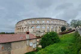 PRILIKA!! Poslovni prostor blizina Pulske arene, Pula, Propriedade comercial