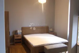 Stan u centru podijeljen u dvije stambene jedinice, Rijeka, Apartamento