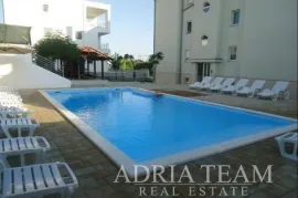 KUĆA S 10 APARTMANA, POGLED NA MORE - PETRČANE, Zadar - Okolica, House