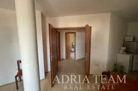 KUĆA S 10 APARTMANA, POGLED NA MORE - PETRČANE, Zadar - Okolica, House