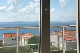 KUĆA S 10 APARTMANA, POGLED NA MORE - PETRČANE, Zadar - Okolica, House