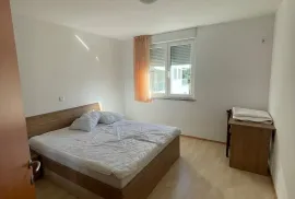 KUĆA S 10 APARTMANA, POGLED NA MORE - PETRČANE, Zadar - Okolica, House