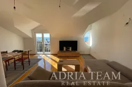 KUĆA S 10 APARTMANA, POGLED NA MORE - PETRČANE, Zadar - Okolica, House