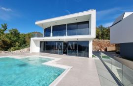 Prekrasna villa s bazenom ,250 m2 ,pogled na more!, Crikvenica, House