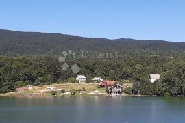 Mješovito zemljište na jezeru Sabljaci, Ogulin, Land