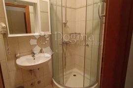 HOTEL PRVI RED DO MORA, ZAOSTROG, Gradac, Commercial property